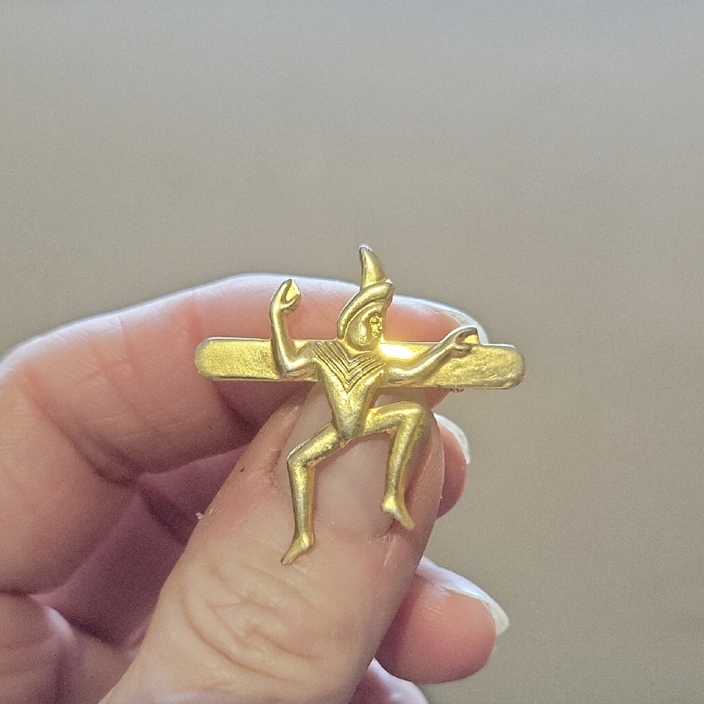 Vintage Jester~ Brownies~ Girl Guides Brooch